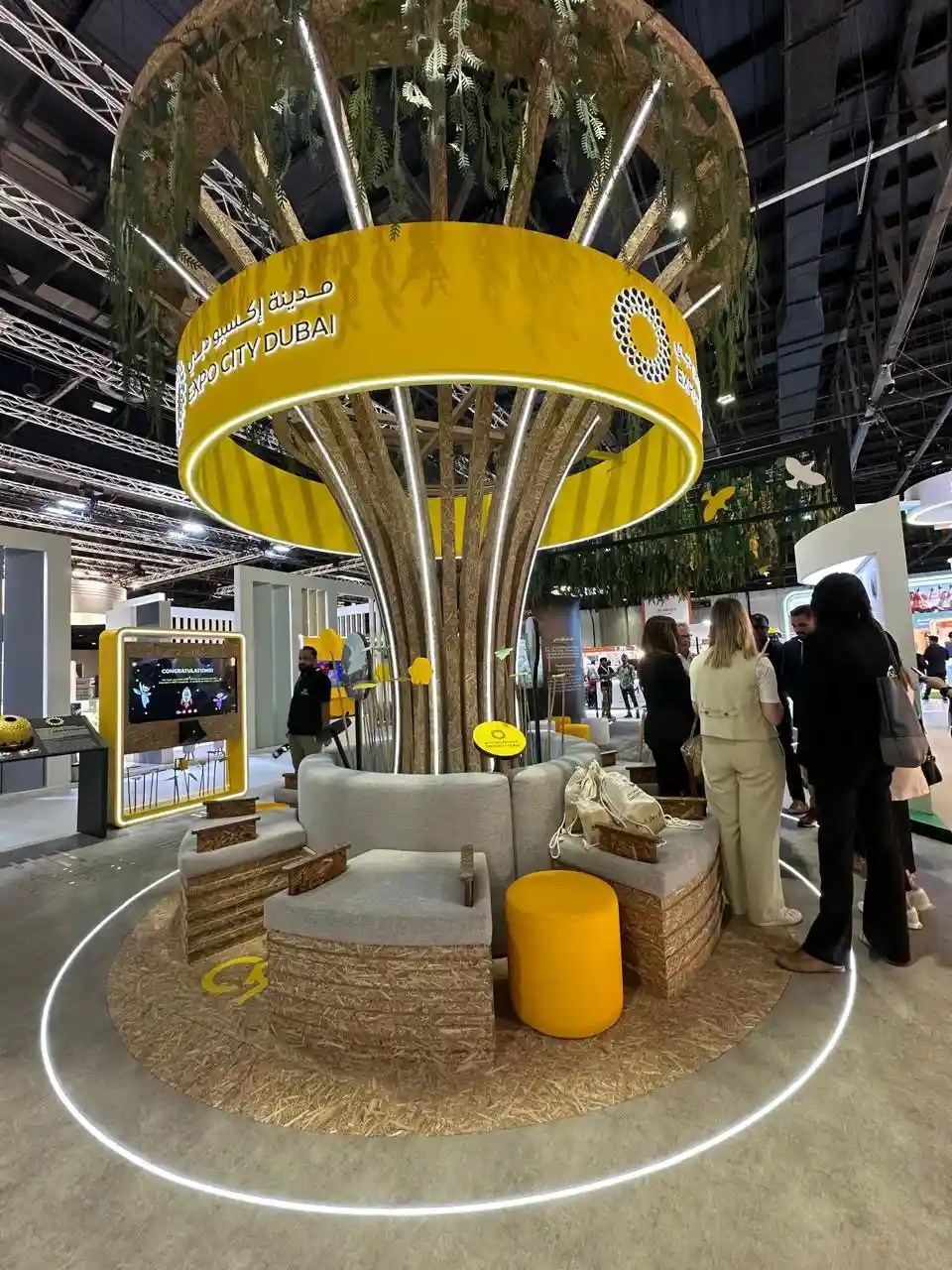 Immersive product launches, pop-ups, experiential campaigns.